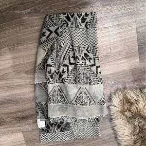 Charming Charlie Black and Gray Geometric Scarf